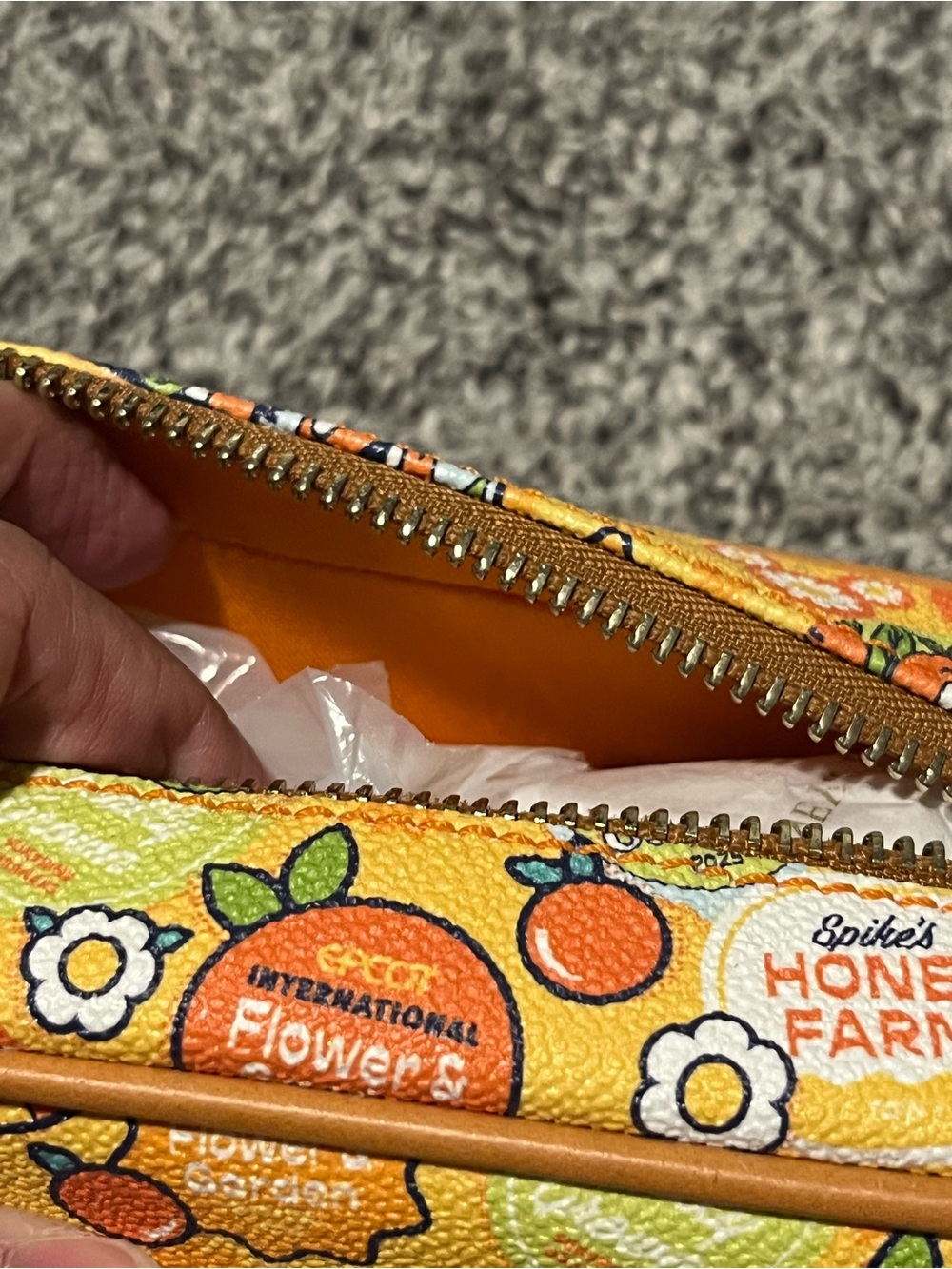 Dooney & Bourke Disney Epcot 2025 Flower & Garden Orange Bird Crossbody - Picture 6 of 7
